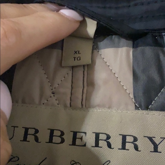 Authentic burberry jacket - Picture 4 of 6